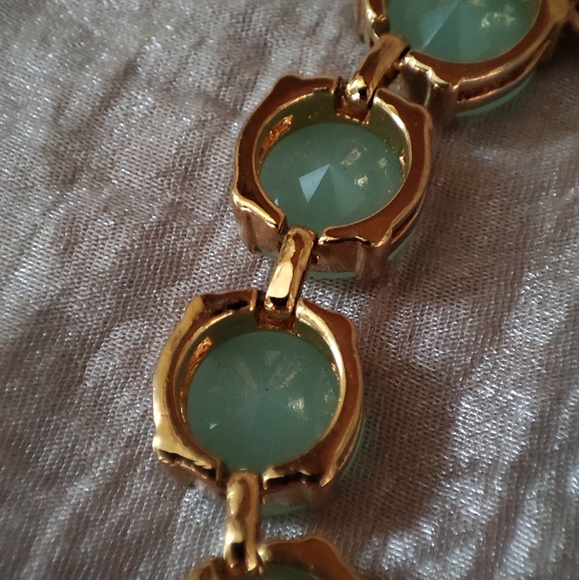 J. Crew Light Mint GREEN Gold Tone Glass Stone Bracelet Lifesaver Clasp NWOT - Picture 4 of 9